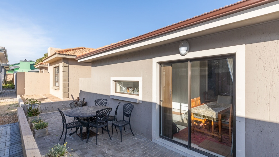 2 Bedroom Property for Sale in Dana Bay Western Cape
